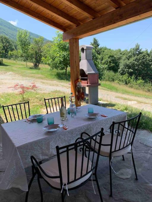 Villa La Casa Sulla Collina Varsi Esterno foto