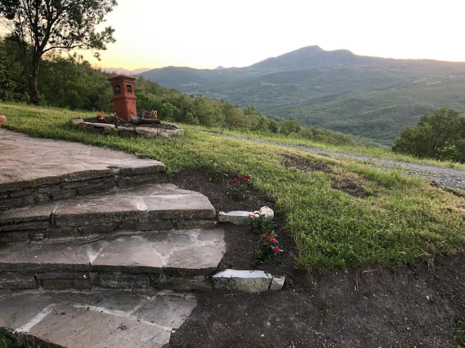 Villa La Casa Sulla Collina Varsi Esterno foto